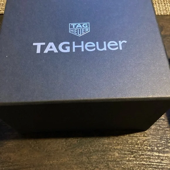 New unused authentic with warranty card Tag Heur Formula 1 chronograph watch - Picture 5 of 17